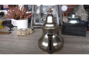 Handgeslagen vintage Afrikaanse theepot W