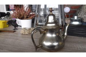 Handgeslagen vintage Afrikaanse theepot W