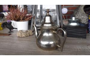 Handgeslagen vintage Afrikaanse theepot W
