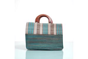 handtas met houten handvatten