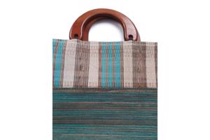 handtas met houten handvatten