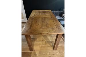 Mooie eikenhouten eettafel 180