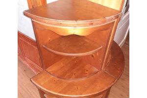 Set grenen hoekkastjes