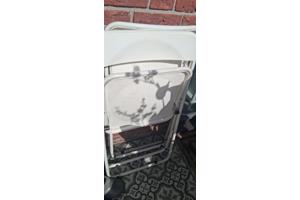 Gratis op te halen opklapbare stoelen 2x en krantenbak