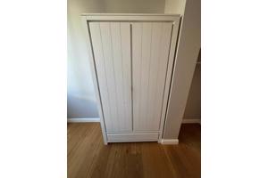 3 stevige witte houten kasten