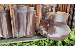 Ca. 350 geglazuurde dakpannen