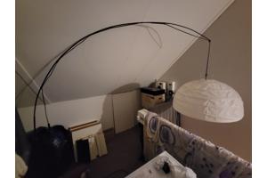 Booglamp met papieren lampenkap