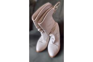 Laarsjes van Monshoe, maat 40