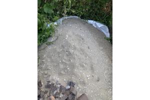 Omhoog zand 0.5m3 Gratis Goede kwaliteit  We hebben te veel