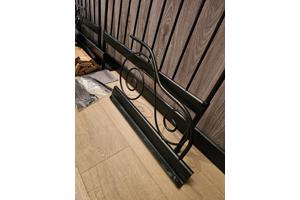 Eenpersoonsbed zwart