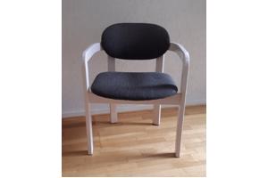 Oerdegelijke eettafel met 6 stoelen