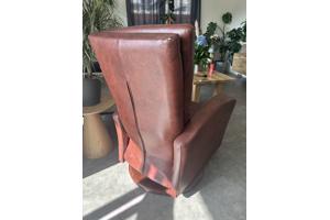 leren fauteuil met beensteun