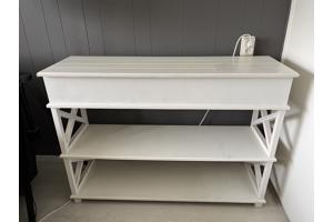 Witte houten sidetable