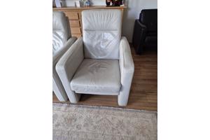 2 licht leder fauteuils