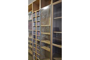 Mooie grote kast met prachtige deurtjes