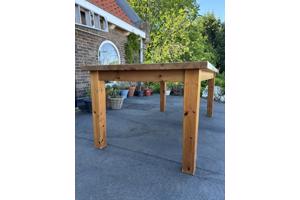 Houten eettafel