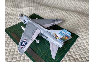 Kartonmodel Chance-Vought Corsair A-7 schaal 1:33