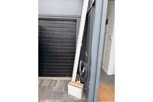 Witte lage kast/plank van 2,80 lang en 40cm hoog en diep