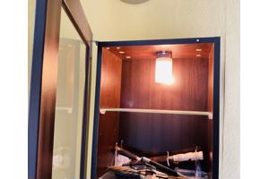 Z.g.a.n. (hang-)vitrinekast te koop