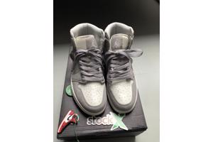 Jordan 1, grijze nieuwe sneakers maat 38