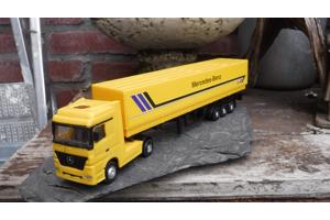 Schaalmodel mercedes actros