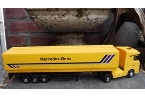 Schaalmodel mercedes actros