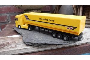 Schaalmodel mercedes actros