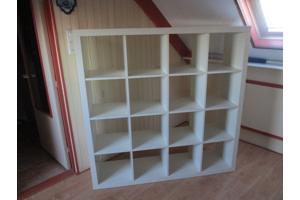 Boekenkast Wit met klein Kastje.