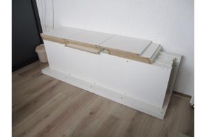 Boekenkast Wit met klein Kastje.