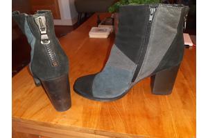 Suede laarsjes met hak, zwart blauw grijs, maat 40