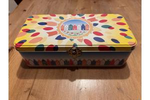 Lipton postcodeloterij blik rechthoekig reliëf deksel met sl