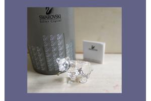 Swarovski-grizzlybeer met visje  met doos en certificaat