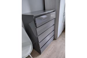 Taupe ladenkast