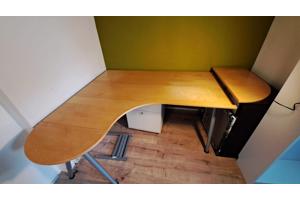 Hoekbureau met verlengstukken