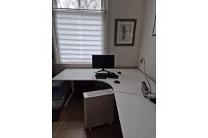 Groot Ahrend hoekbureau