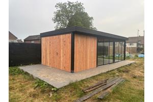 Maatwerk- Douglas houten bijgebouwen, tuinhuisjes