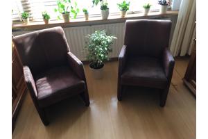 2 leren eetkamer stoelen (Nubuck) donkerbruin