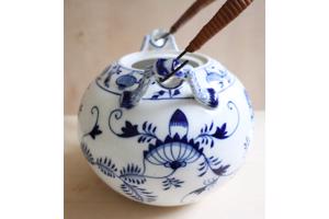 Vintage uienpatroon keramische theepot blauw en wit keramiek