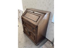 Eikenhouten bureau