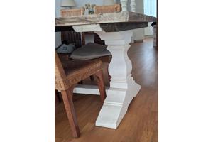 Eethoek met 6 rieten stoelen