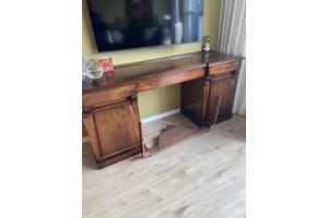 Aangeboden dressoir en linnenkast