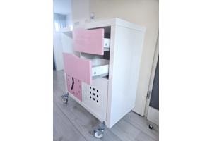Stevige Ikea meidenkast op wielen