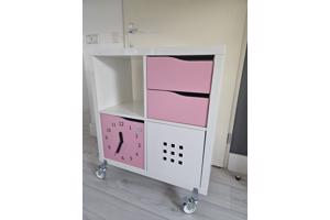 Stevige Ikea meidenkast op wielen