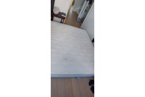 Goed, bijna niet gebruikt tweepersoons matras