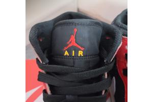 Air Jordan 1 Mid SE Christmas