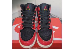 Air Jordan 1 Mid SE Christmas
