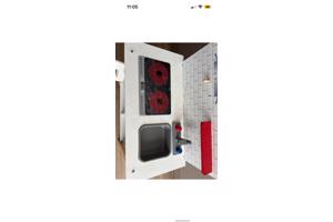 Speelkeukentje deels kapot