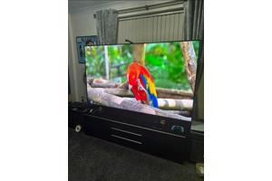 Qled tv in excellent condition