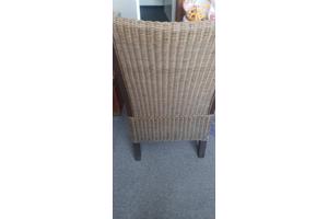 3 persoons inklapbaar stapelbed, kledingkast, cd kast met glazendeur, instaptrap voor honden, 2x rieten zitstoelen,