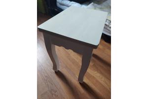 plantentafeltje wit gelakt in redelijke staat